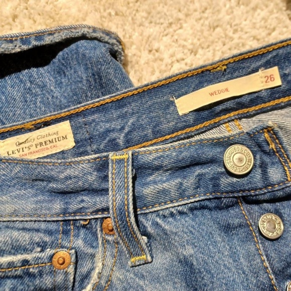 LEVIS Medium Wash Wedgie Icon Fit Ankle Jeans * FIRM PRICE - Picture 8 of 8